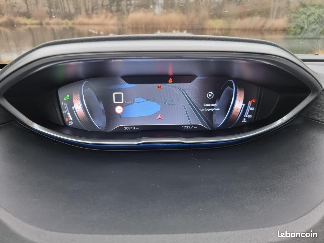 Peugeot 5008 BlueHDi 130ch SS BVM6 GT Line – Caméra